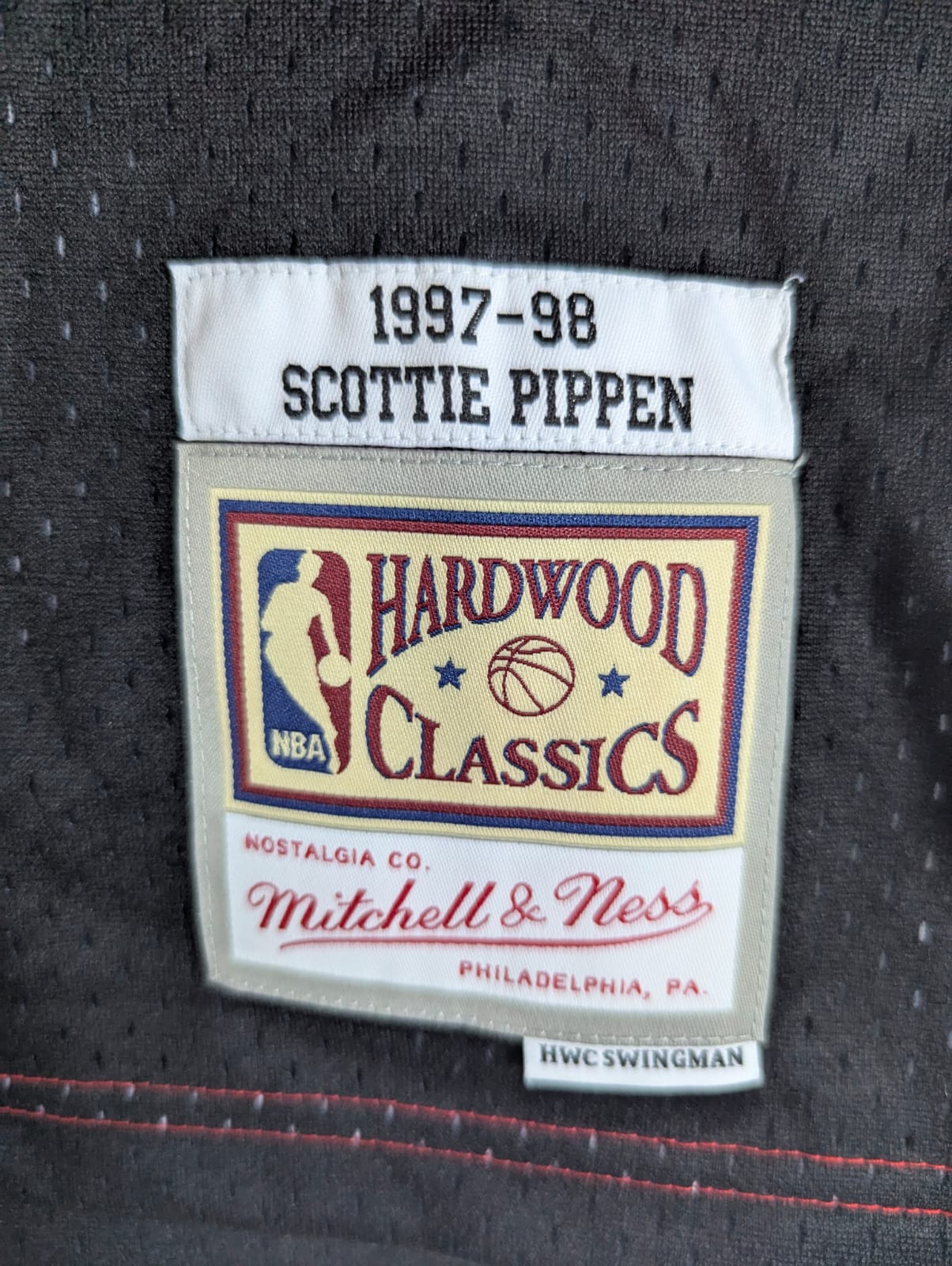 Scottie Pippen Playera Original Chicago Bulls Autografiada Certificada por Beckett W170568 enmarcada