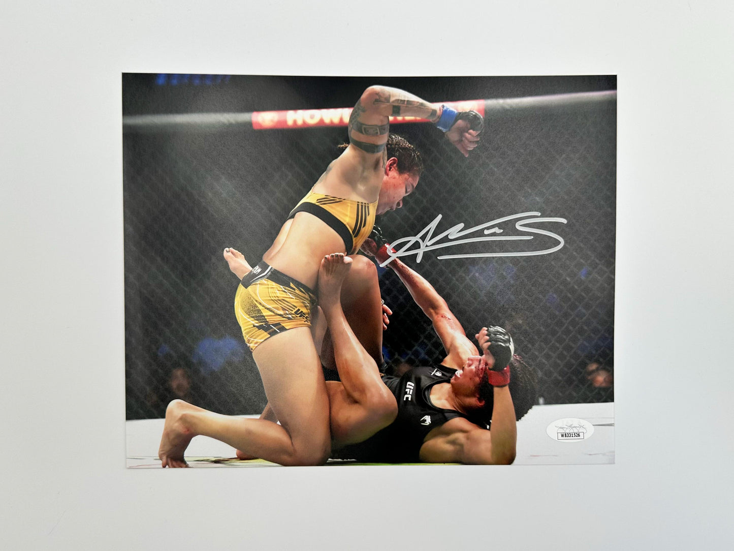 Amanda Nuñez “The Lioness” UFC Fotografía Autografiada certificada por JSA WB331526
