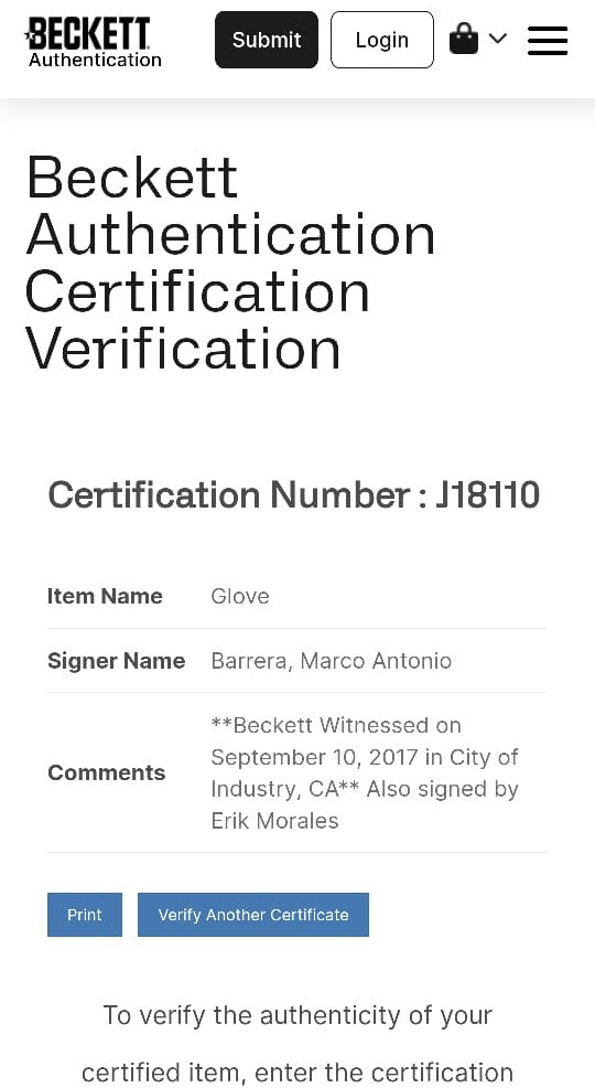 Marco Antonio Barrera y Erick “El terrible” Morales Guante autografiado, firma certificada por la compañía Beckett con el número J18110.