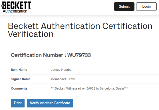 Xavi Hernández Playera España autografiada firma autentificada por la compañía Beckett con el número WU79733.
