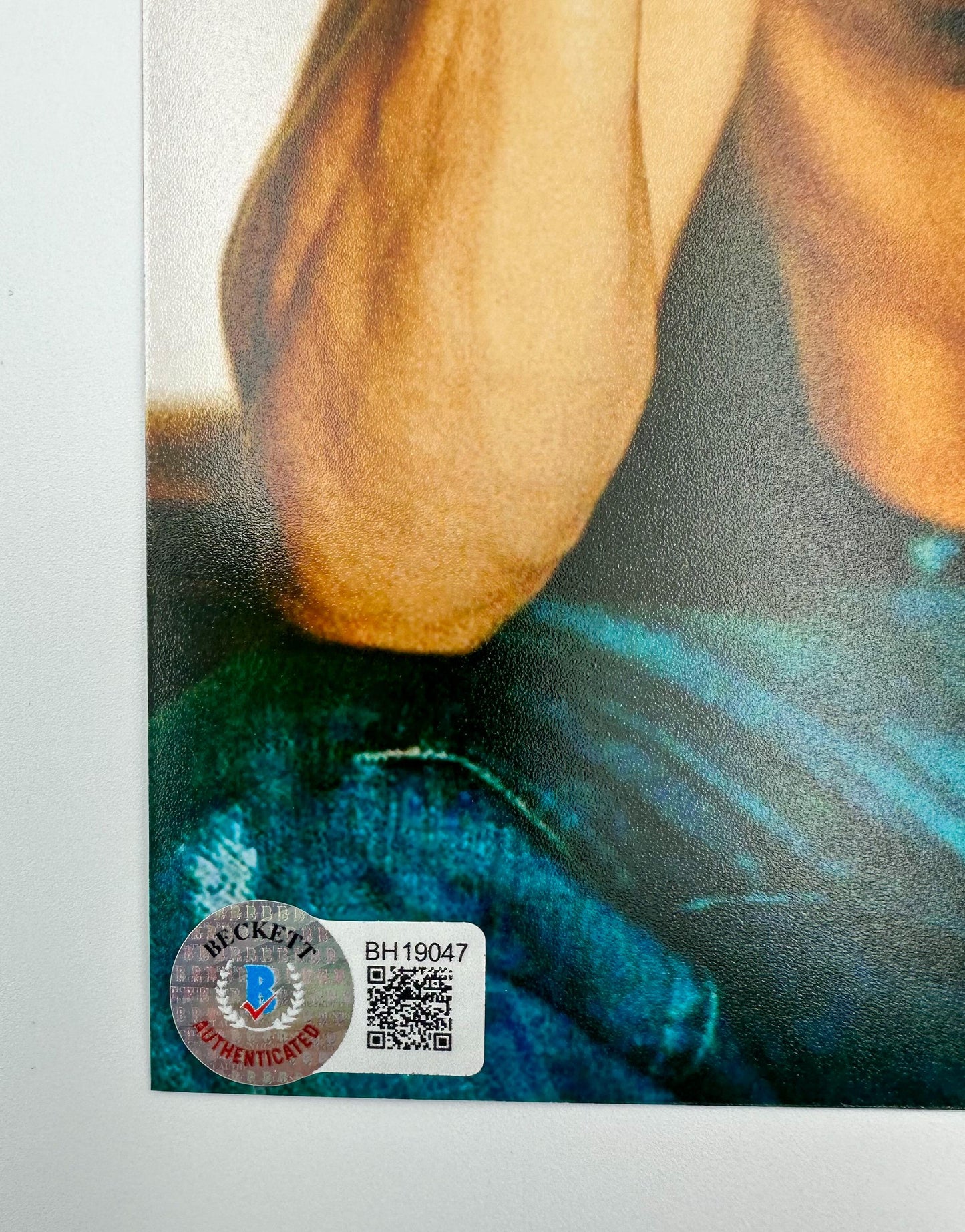 Brad Pitt fotografía autografiada firma certificada por Beckett BH19047.
