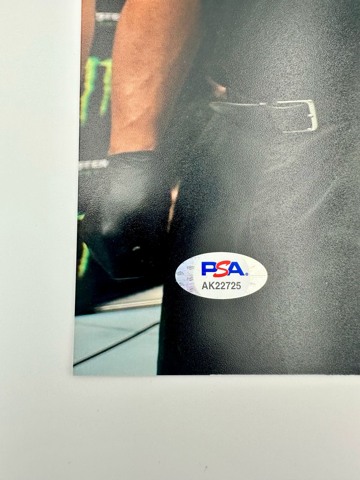 Brandon Moreno Fotografía Autografiada UFC certificado PSA AK22725.