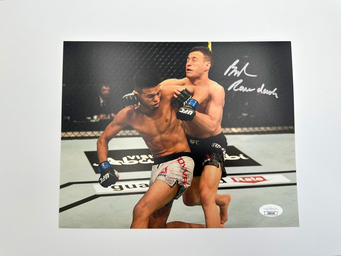 Brandon Moreno Fotografía Autografiada UFC certificado JSA CE90193.