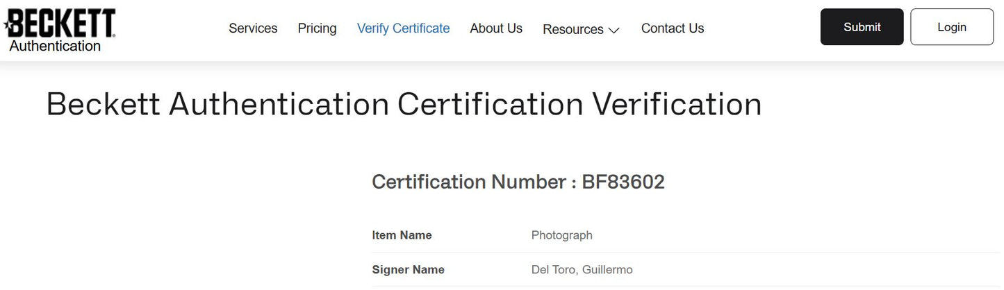 Guillermo del Toro en la ventana fotografía autografiada firma certificada por Beckett BF83602.