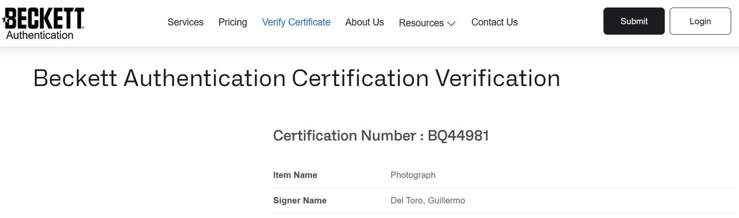 Guillermo del Toro fotografía autografiada “Anfibio” firma certificada por Beckett BQ44981.