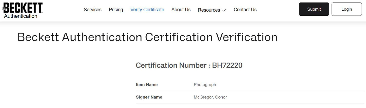 Conor McGregor Fotografía autografiada UFC, firma certificada por la compañía Beckett con el número BH72220.