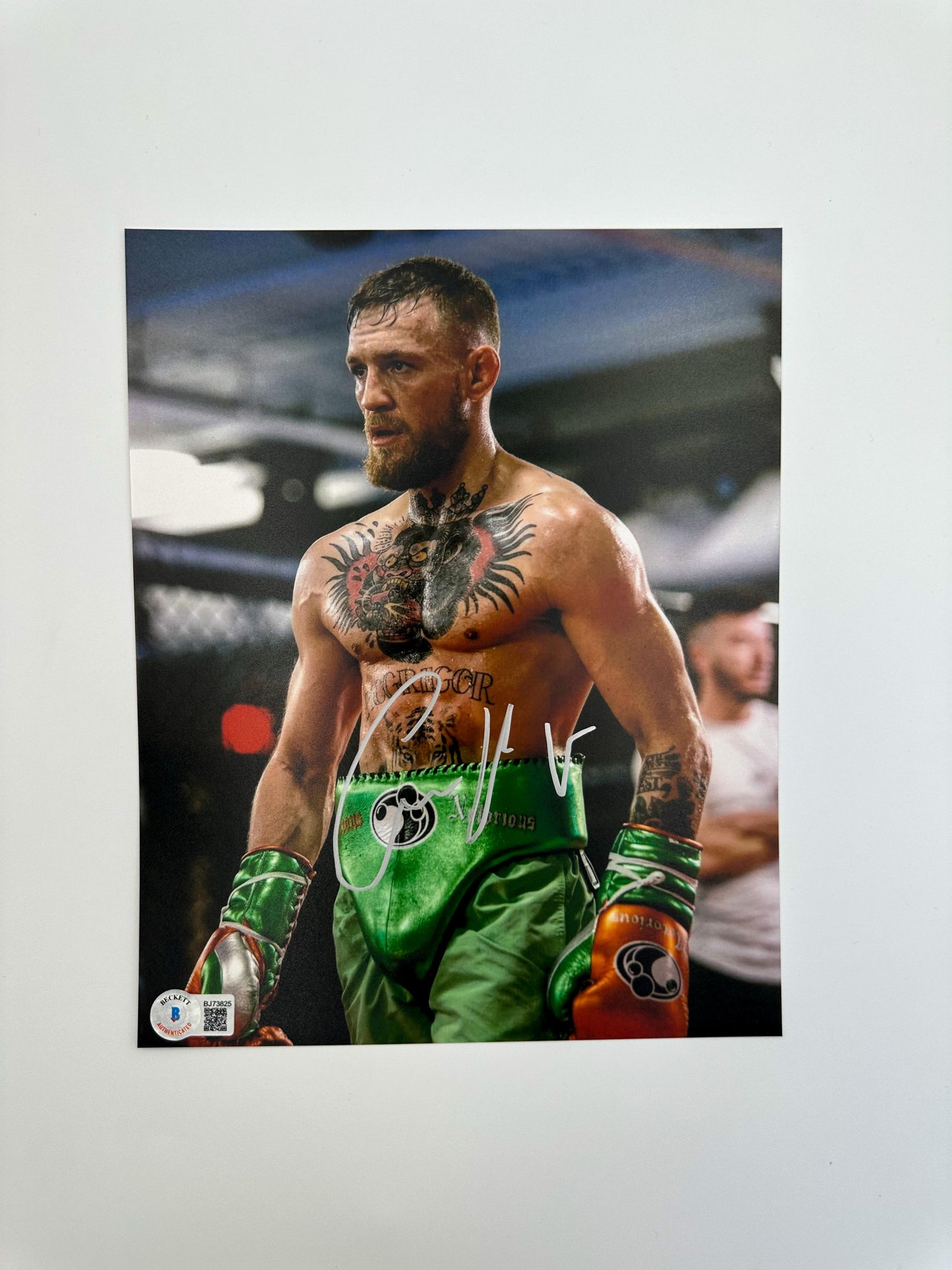 Conor McGregor Fotografía autografiada UFC, firma certificada por la compañía Beckett con el número BJ73825