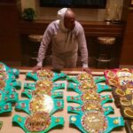 Floyd Mayweather Jr Pera de Box Autografiada Firma certificada por la compañía Beckett con el número BJ45982.