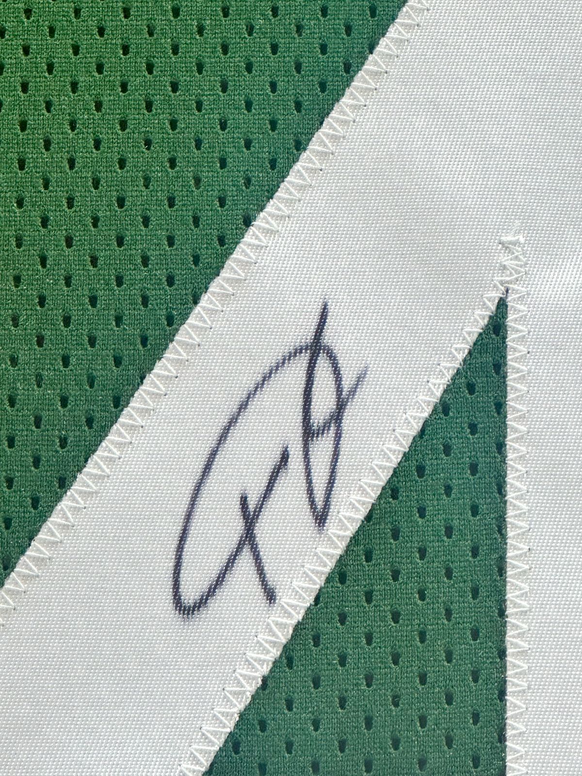 Giannis Antetokounmpo Playera Autografiada Milwaukee Bucks Enmarcada firma autenticada por la compañía JSA SS29027