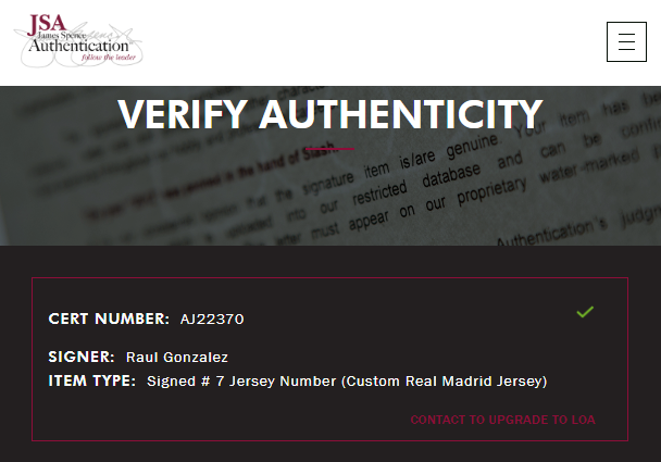 Raúl González Playera Real Madrid autografiada firma autentificada por la compañía JSA con el número AJ22370