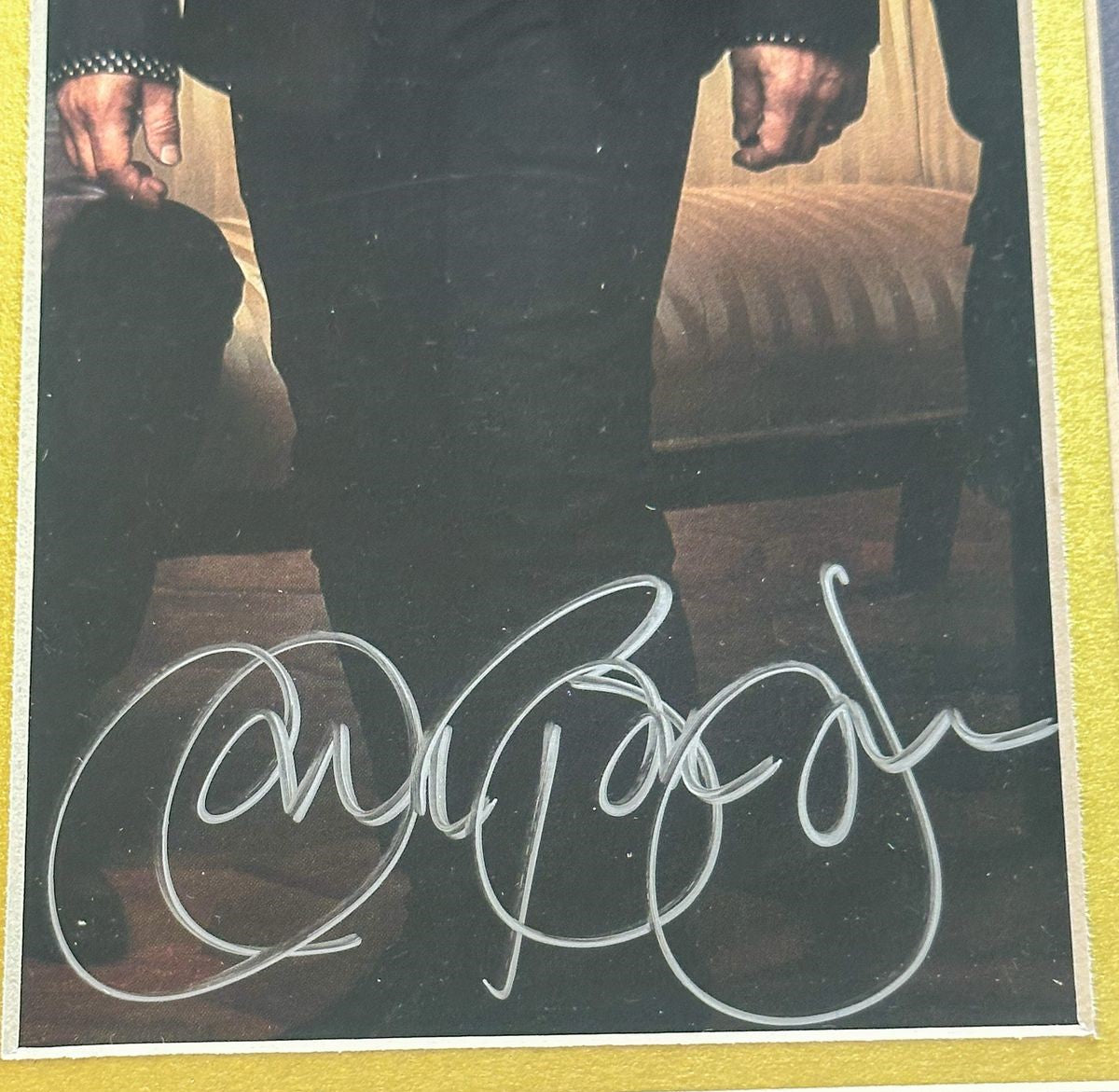 Jon Bon Jovi Fotografía Autografiada Enmarcada firma certificada por JSA FF67775.