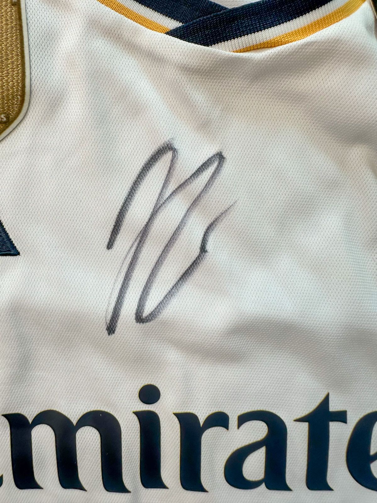Jude Bellingham Playera Real Madrid autografiada, firma certificada por Beckett BL91745