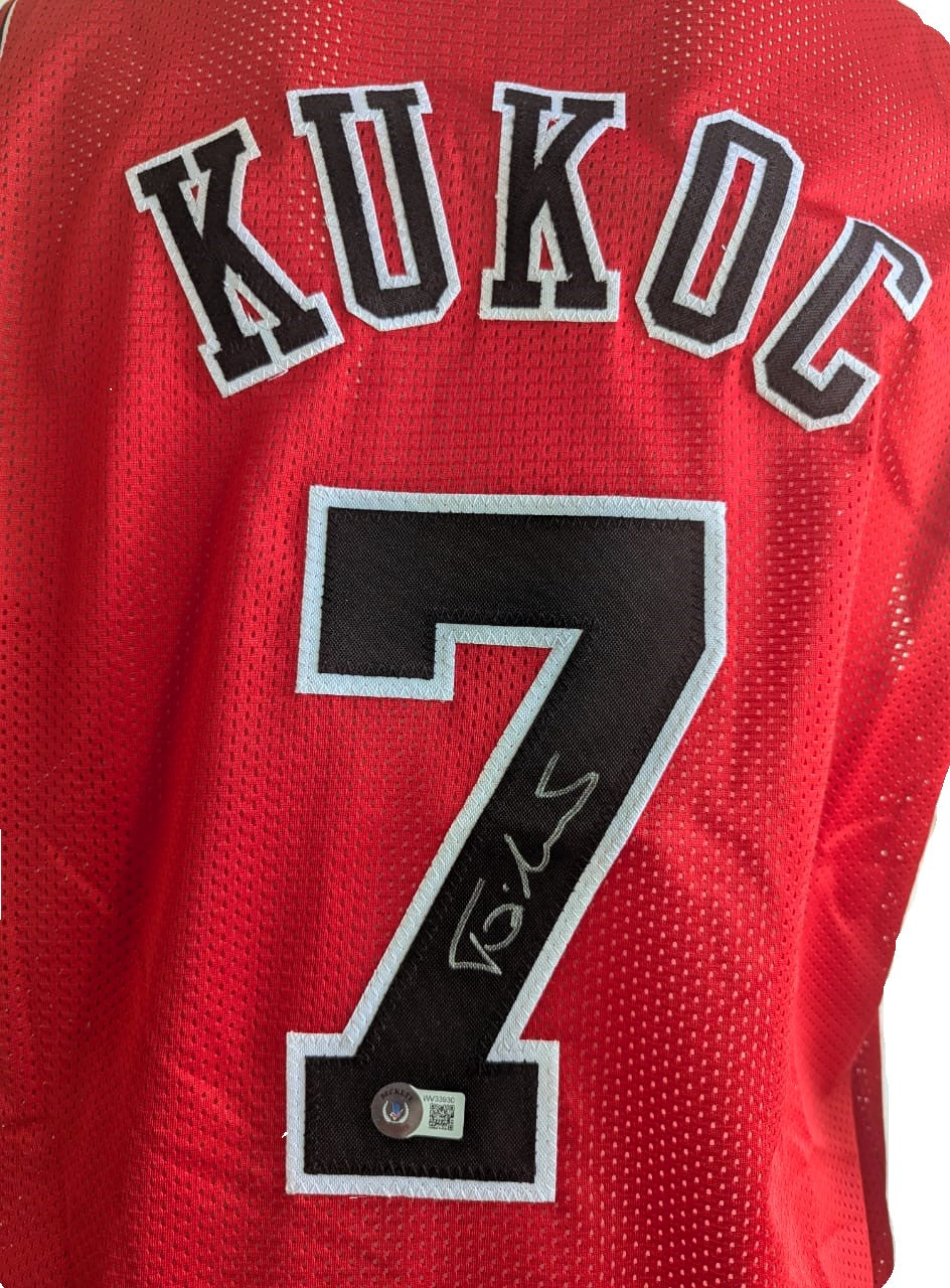 Toni Kukoc Playera Chicago Bulls Autografiada Certificada por Beckett WV33930
