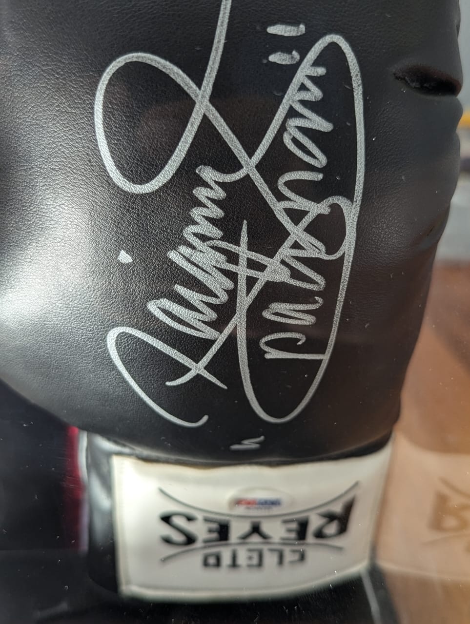 Manny Pacquiao Guante autografiado, firma certificada por la compañía PSA/DNA con el número AC44735