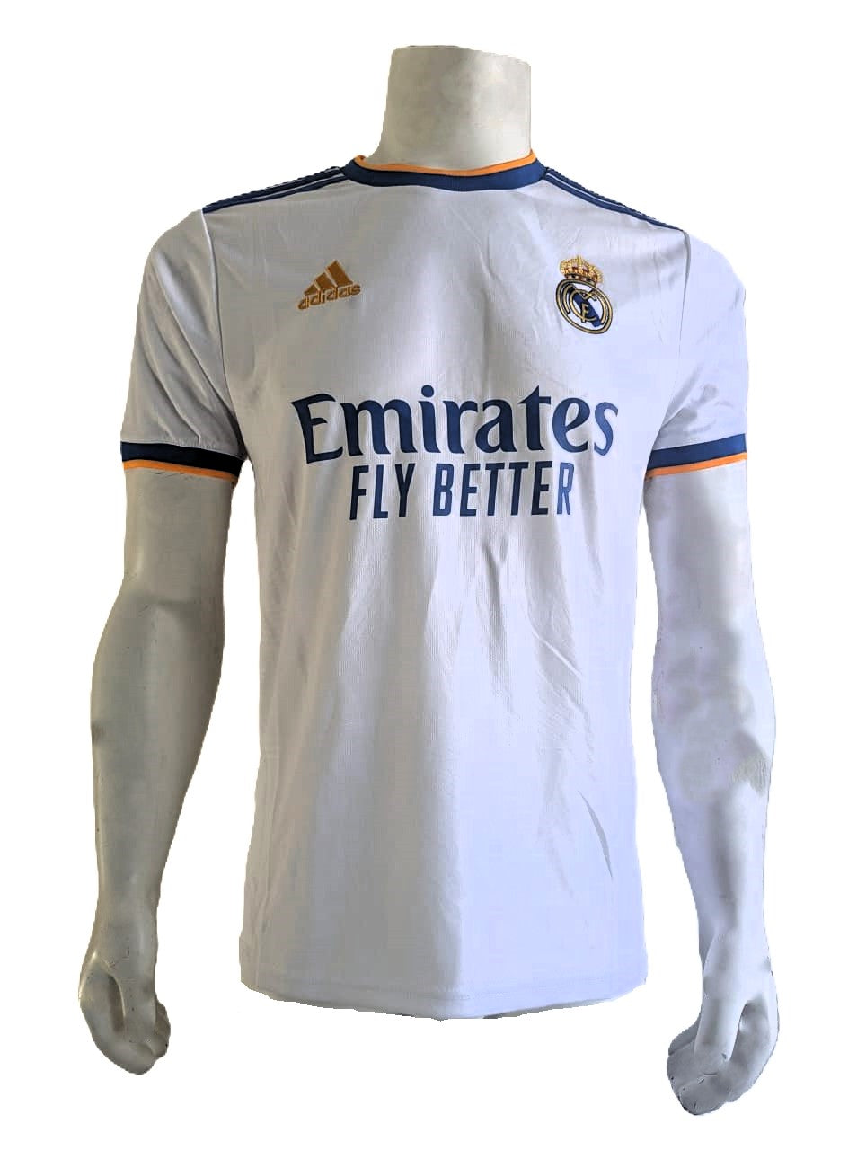 Luka Modric Playera Real Madrid autografiada firma autentificada por la compañía Beckett con el número BC44854.