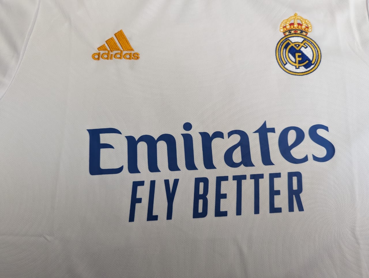Luka Modric Playera Real Madrid autografiada firma autentificada por la compañía Beckett con el número BC44854.