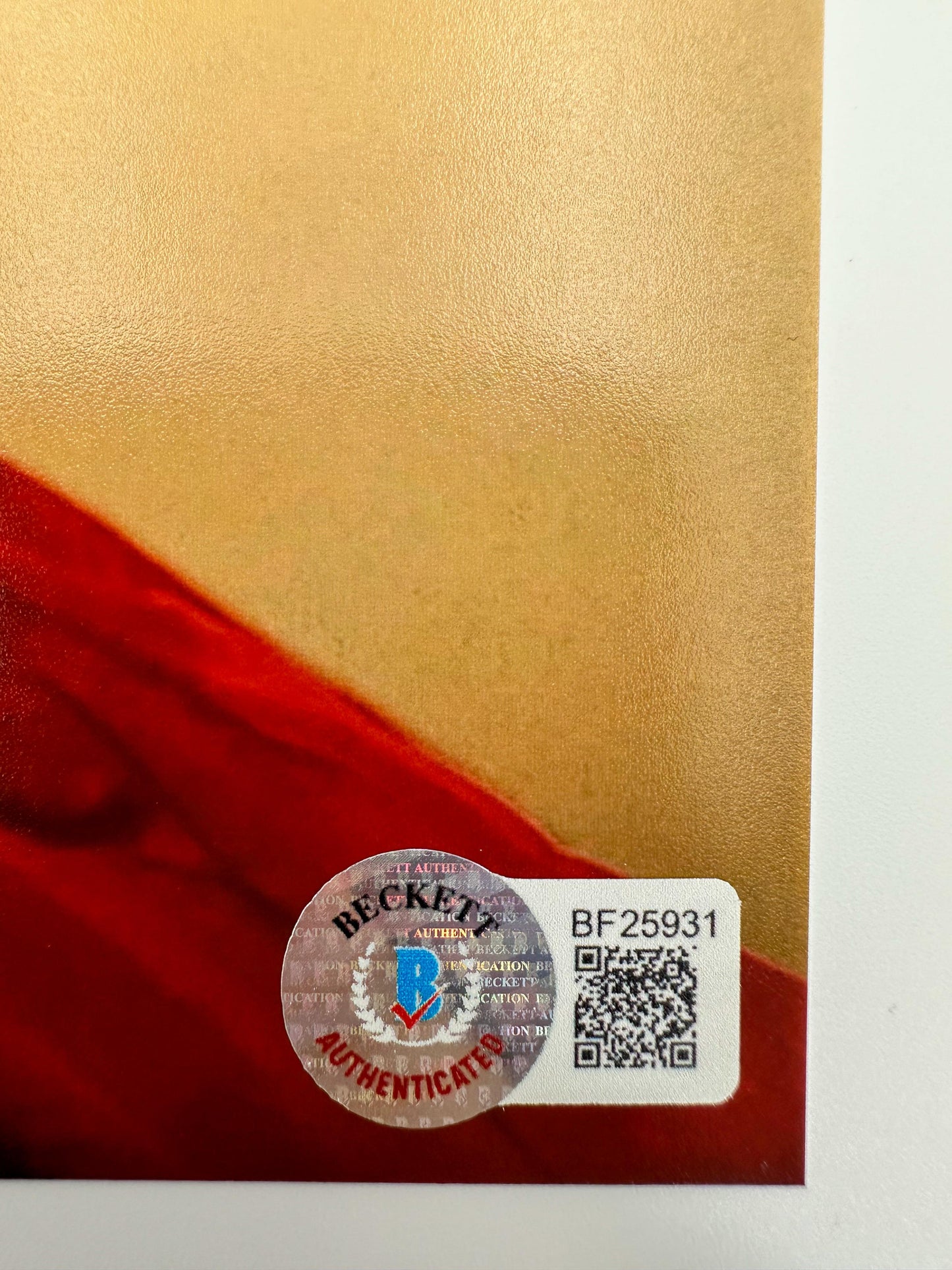 Sophia Loren Fotografía autografiada, firma certificada por la compañía Beckett con el número BF25931.