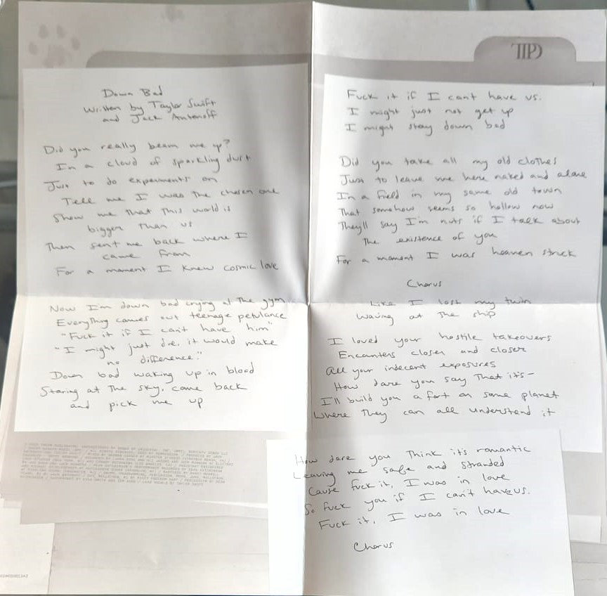 Taylor Swift Cd Autografiado, firma autenticada por JSA con número AY57155