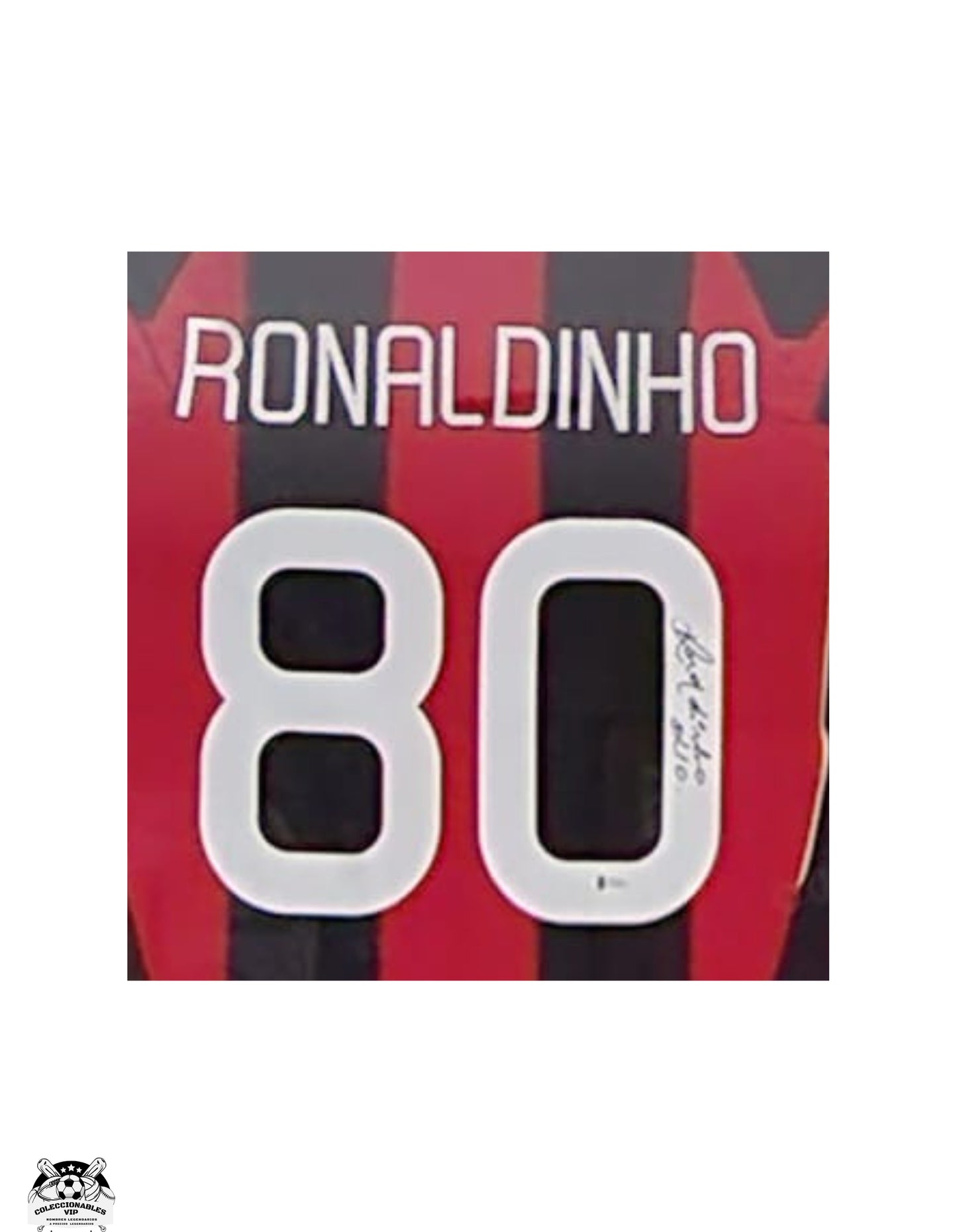 Ronaldinho Playera AC Milan autografiada con tarjeta Enmarcada firma autentificada por la compañía Beckett con el número WH48975.