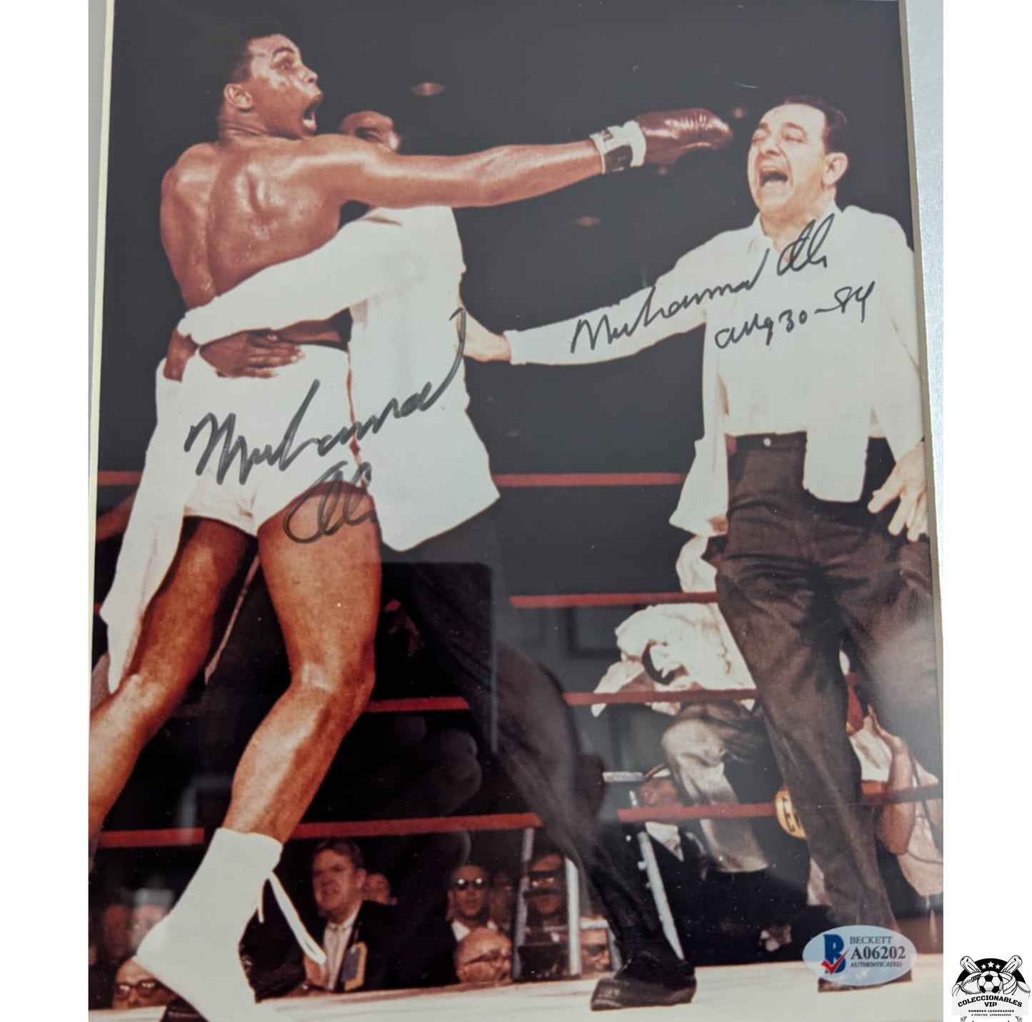 Muhammad Ali doble firma autentificada por la compañía Beckett con el número A06202con inscripción Aug 30 84