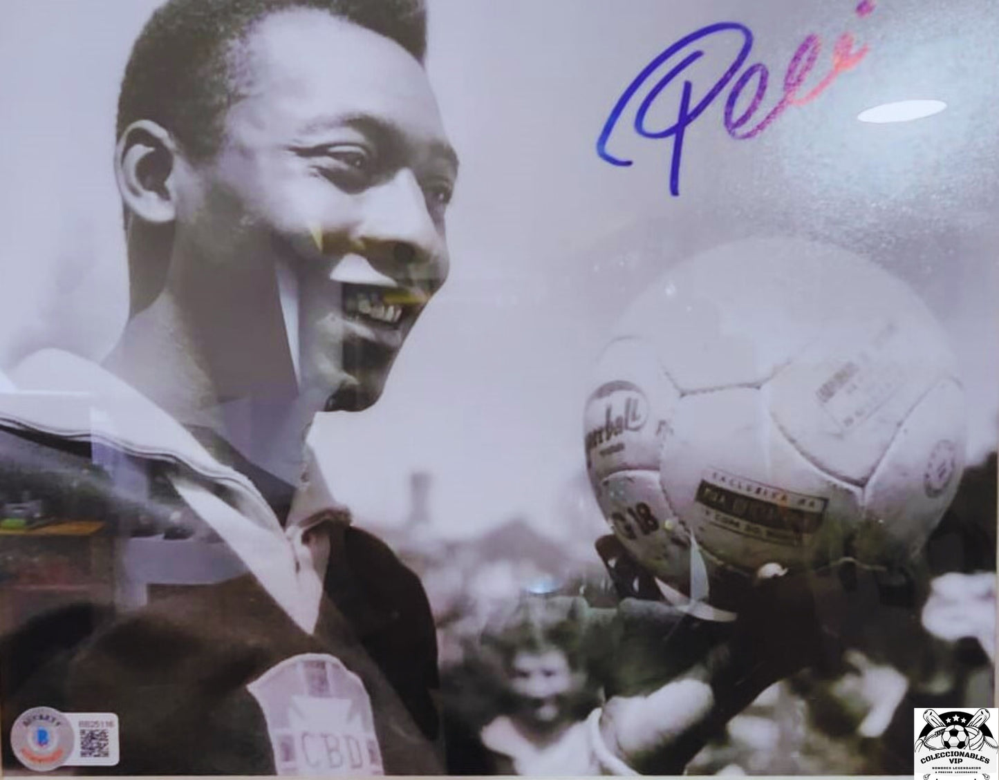 Pele foto autografiada y enmarcada certificada por Beckett BB25116..