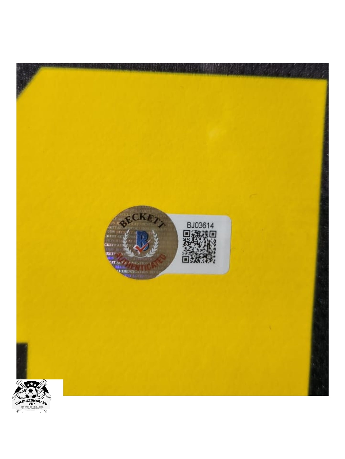Nazario Ronaldo Playera Inter autografiada Enmarcada firma autentificada por la compañía Beckett con el número BJ03614.