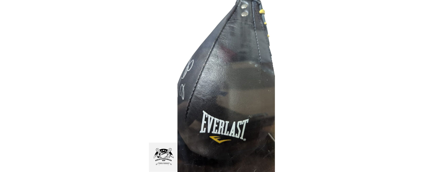 Floyd Mayweather Jr Pera de Box Autografiada Firma certificada por la compañía Beckett con el número BJ45982.