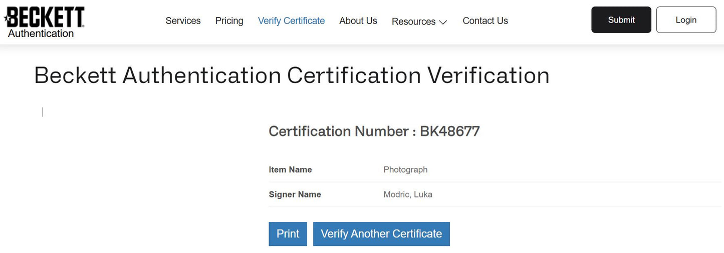 Luka Modric fotografías autografiadas Croacia certificado por Beckett BK48675, BK48676, BK48677.