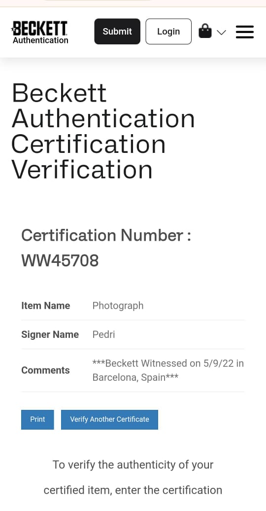 Pedri Fotografía Barcelona autografiada, firma certificada por la compañía Beckett con el número WW45708.
