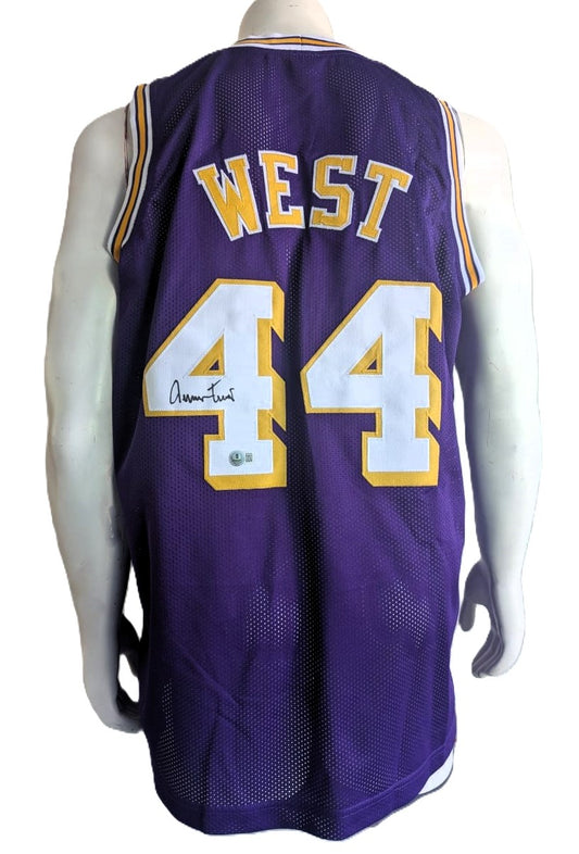 Jerry West Playera LA Basquet autografiada, firma certificada por la compañía Beckett con el número BN56093