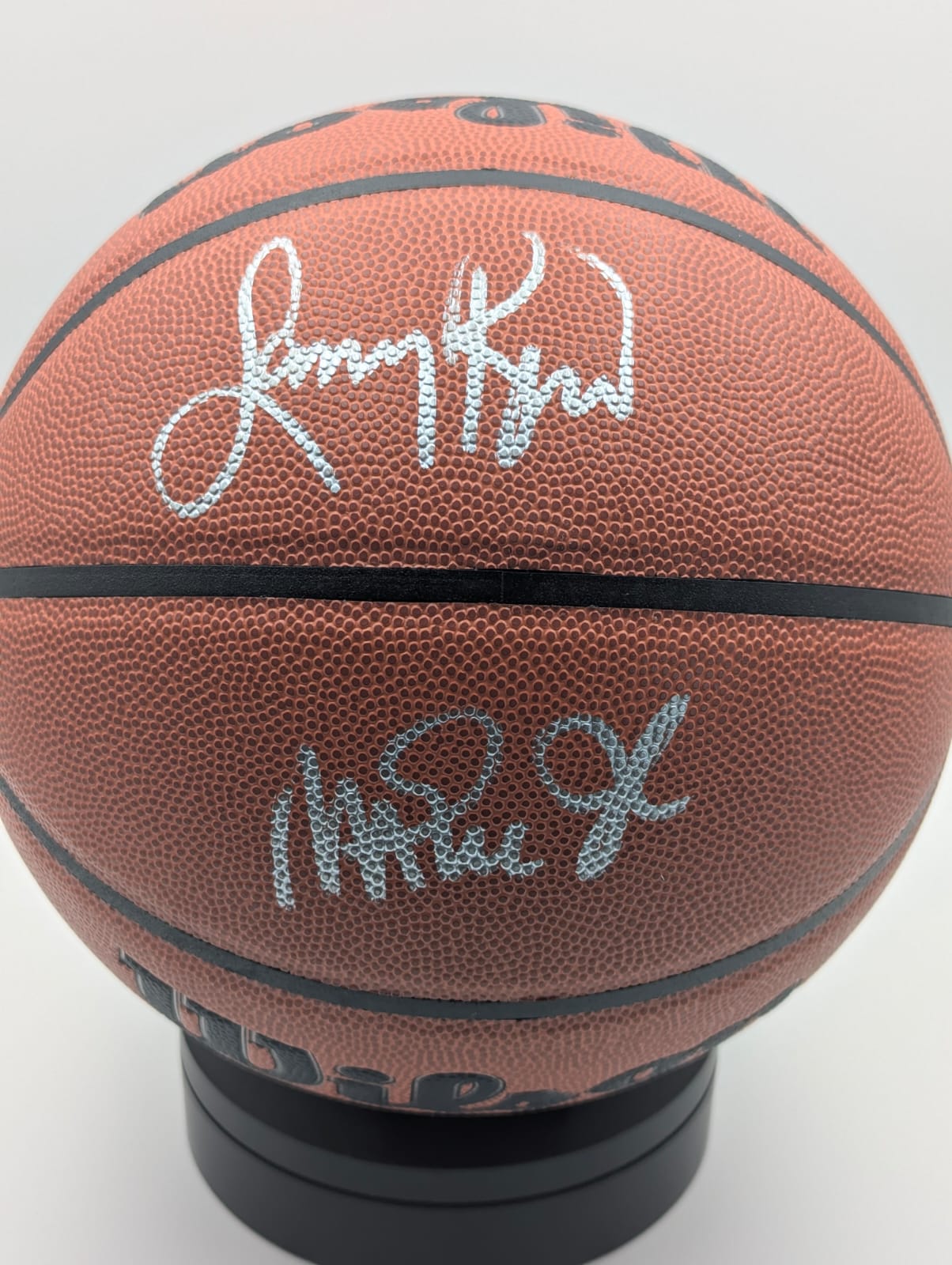 Magic Johnson y Larry Bird Balón Basquetbol Autografiado certificado por Beckett con holograma W205035.