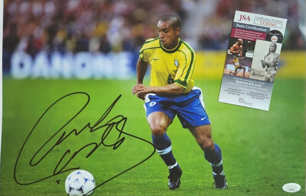 Fotografía autografiada por Roberto Carlos firma autentificada por la compañía JSA con el número UU85161