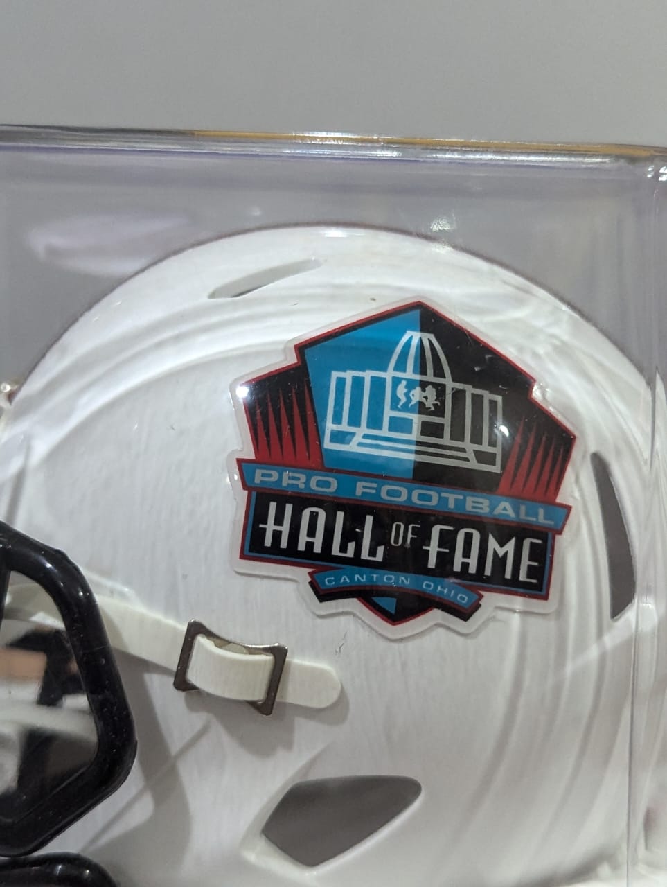 Mini Casco firmado Hall of Fame por O.J. Simpson certificado por JSA WA221316.