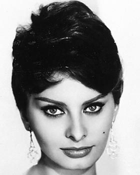 Tarjeta autografiada por Sophia Loren certificada por PSA # 85119512.