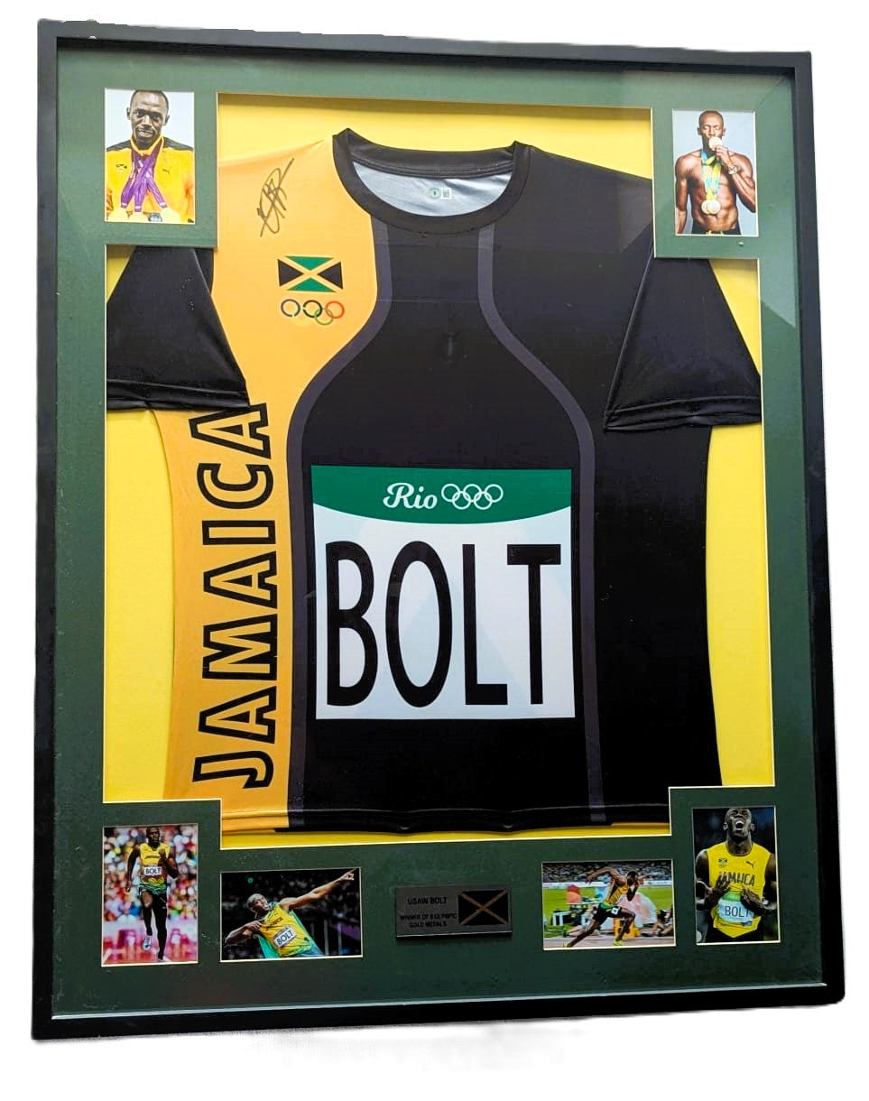 Usain Bolt Playera Autografiada Enmarcada Firma Certificada por Beckett BE73957.