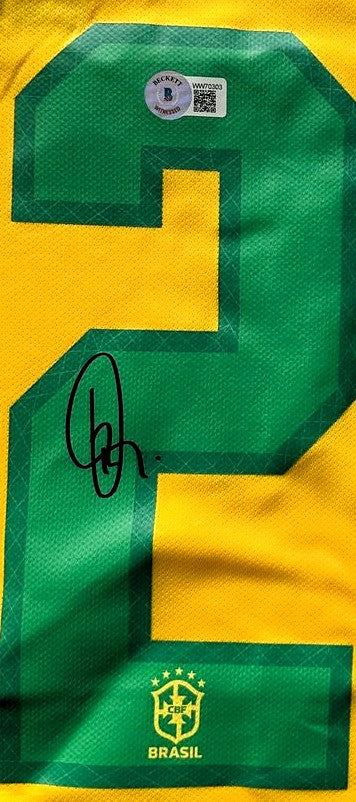 Vinicius Jr. Playera Brasil autografiada, firma certificada por Beckett WW70303.