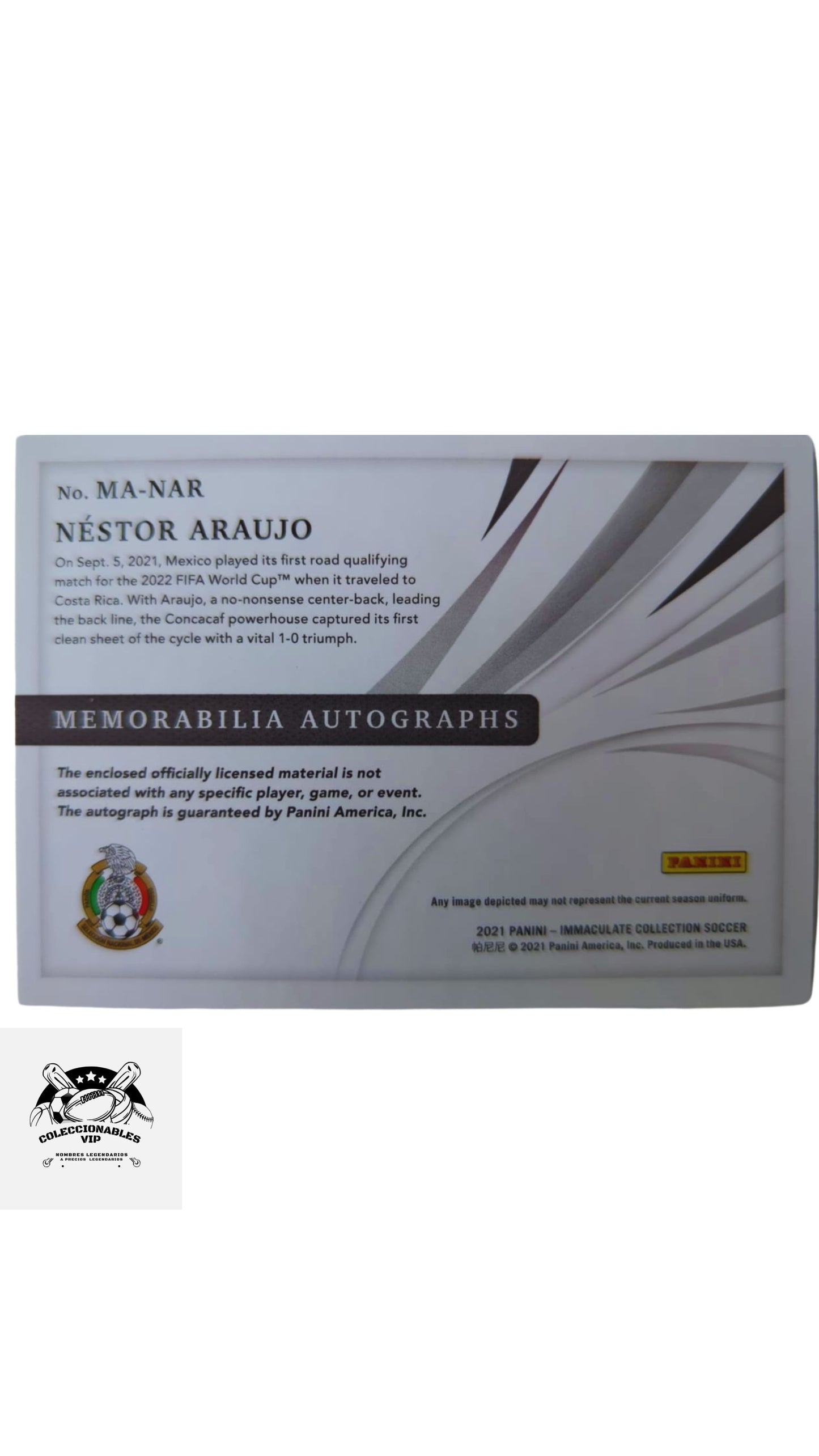 Tarjeta Panini autografiada por Nestor Araujo