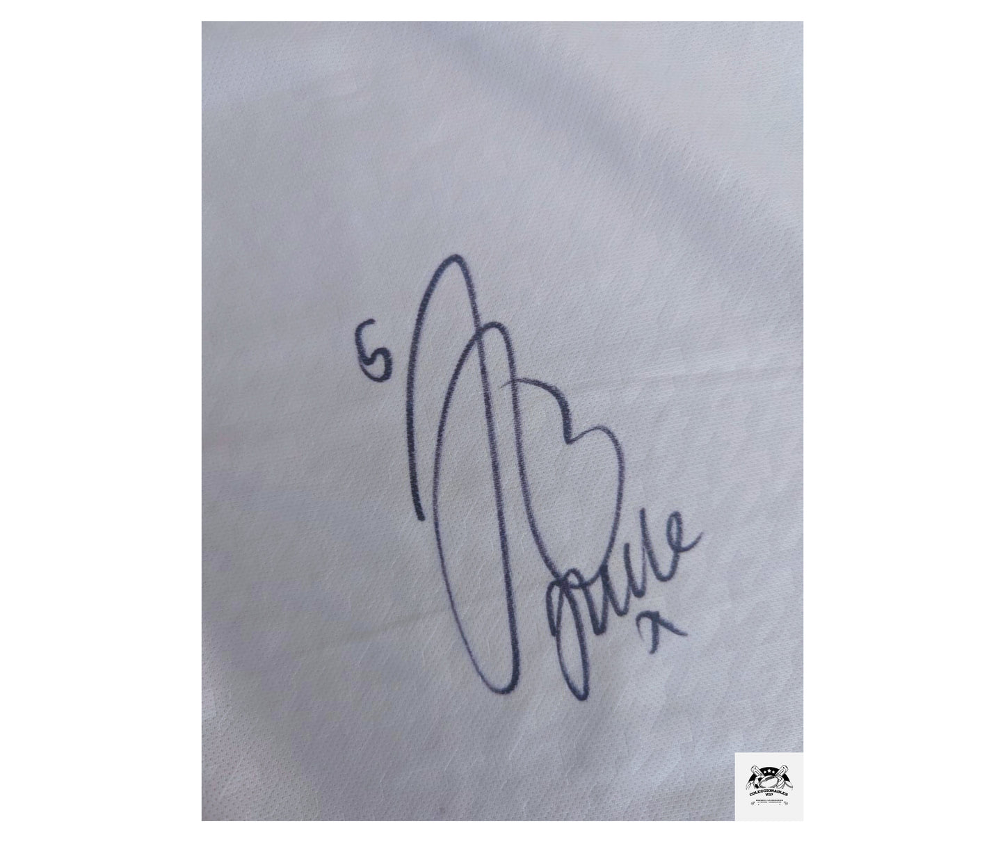 Jude Bellingham playera Real Madrid autografiada y con la inscripción de su número y su nombre certificada por Beckett BP67074