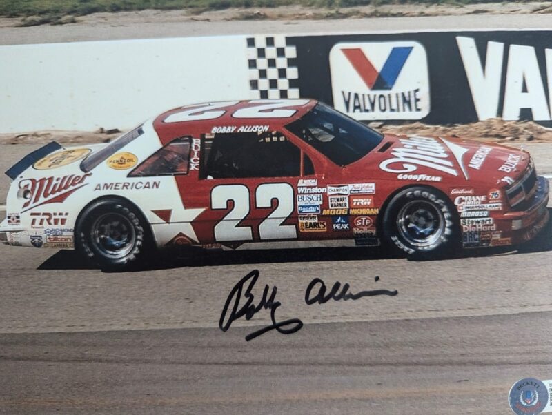 Bobby Allison fotografía autografiada certificada por Beckett BH049635