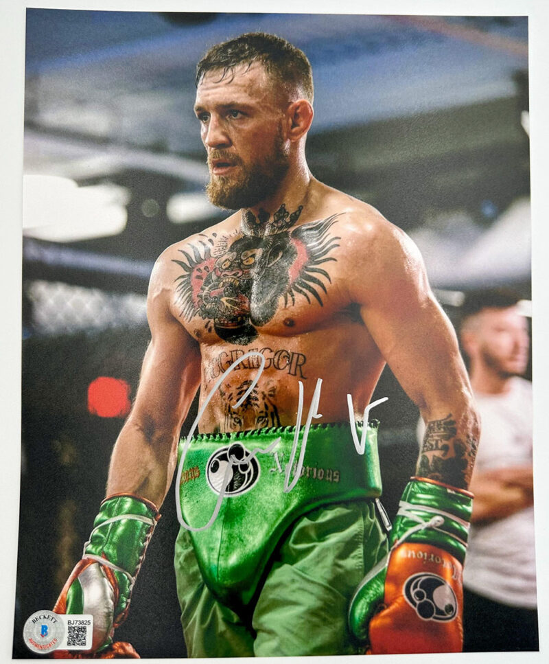 Conor McGregor Fotografía autografiada UFC, firma certificada por la compañía Beckett con el número BJ73825