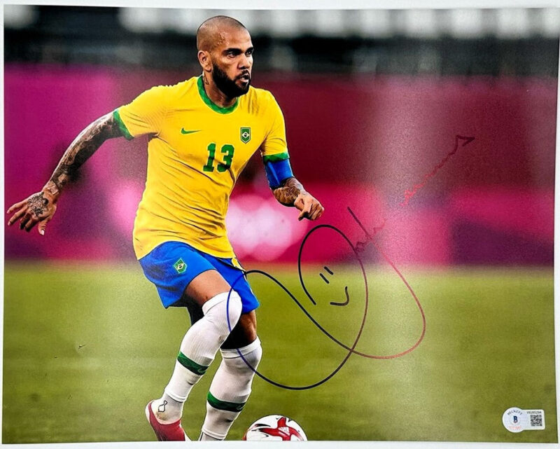 Dani Alves Fotografía Brasil Autografiada firma certificada por Beckett WU85294 y WU85295