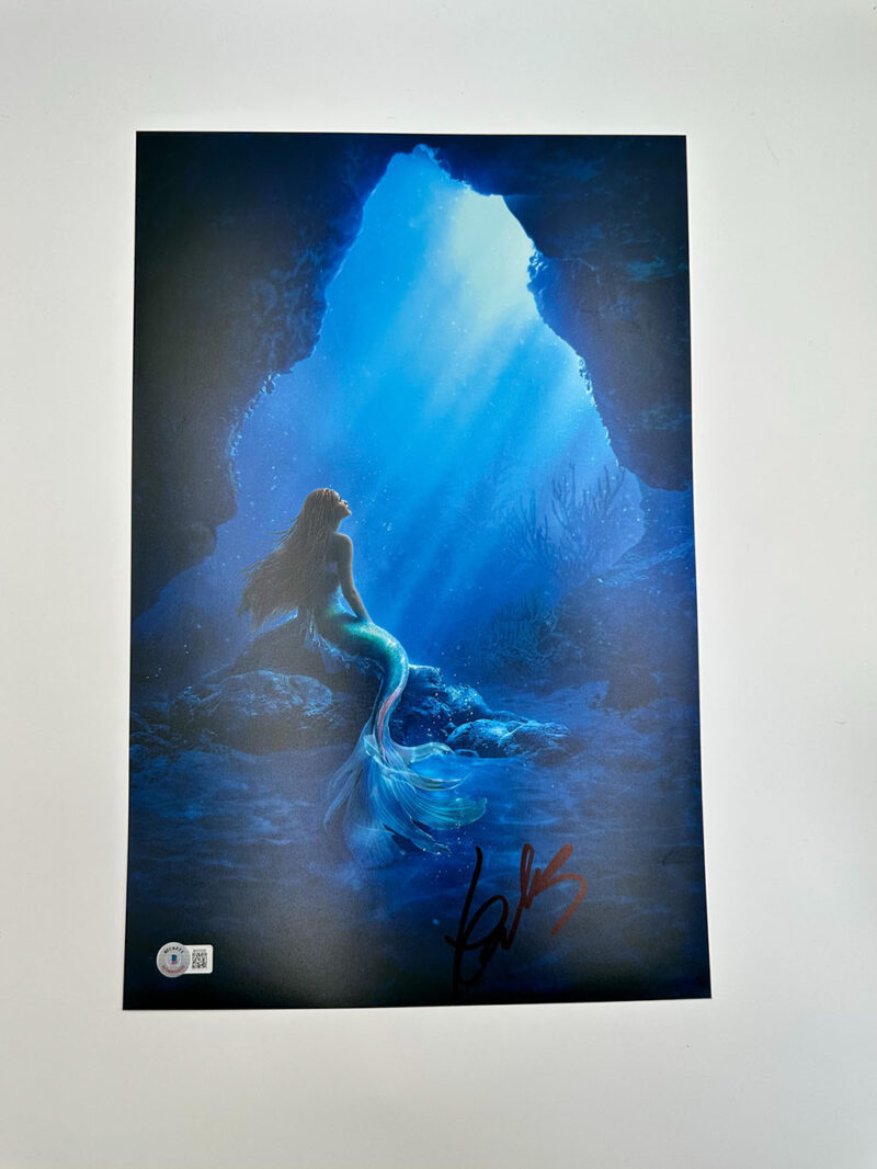 Halle Bailey fotografía autografiada “La Sirenita” firma certificada por Beckett BH33325