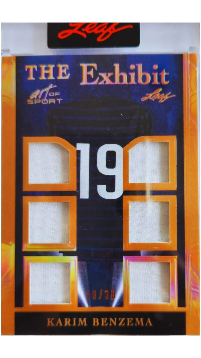 Karim Benzema Tarjeta Real Madrid en el frente encontrarás pieza de playera utilizada durante el juego, edición limitada 18/30.