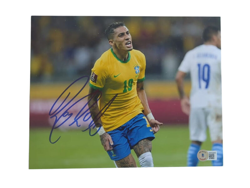 Raphinha Fotografía Brasil autografiada firma certificada por Beckett WW42839 y WW42840