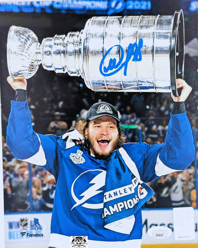 Mikhail Sergachev Fotografía Autografiada doble certificado JSA AS08207 y NHL by Fanatics BB120900673.
