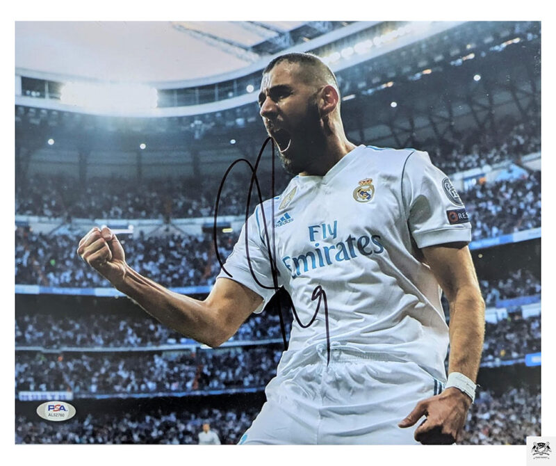Karim Benzema Real Madrid uniforme blanco fotografía autografiada certificada por PSA AL52760