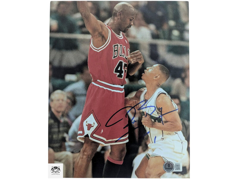 Muggsy Bogues Fotografía Chicago Bulls Autografiada firma certificada por Beckett BN58925