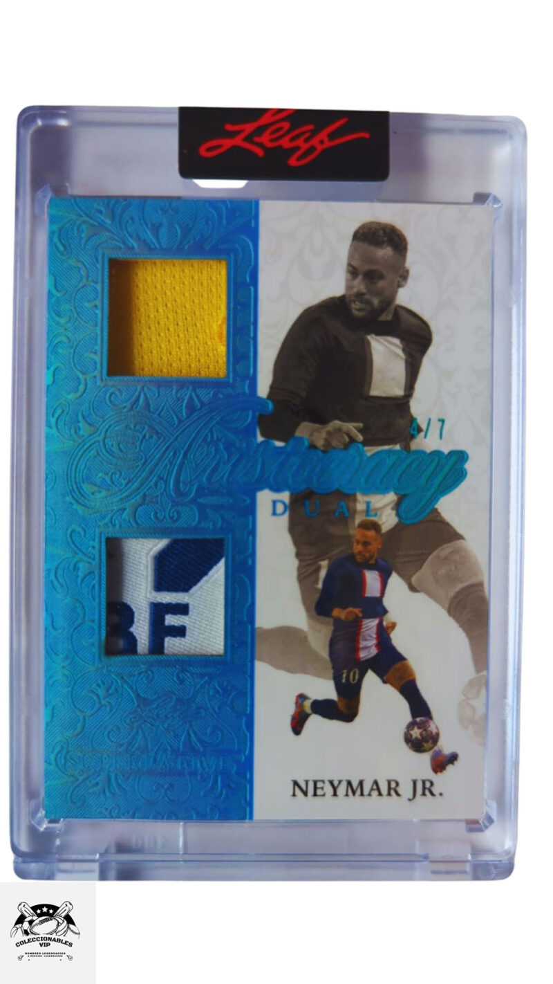 Neymar Jr. Tarjeta en el frente encontrarás pieza de playera utilizada durante el juego, edición limitada 04/07.