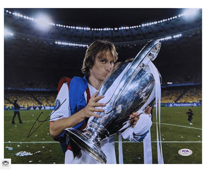 Luka Modric Copa fotografía autografiada certificada por PSA AL52774