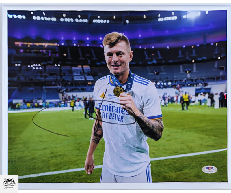 Toni Kroos fotografía Real Madrid autografiada certificada por PSA AL52770